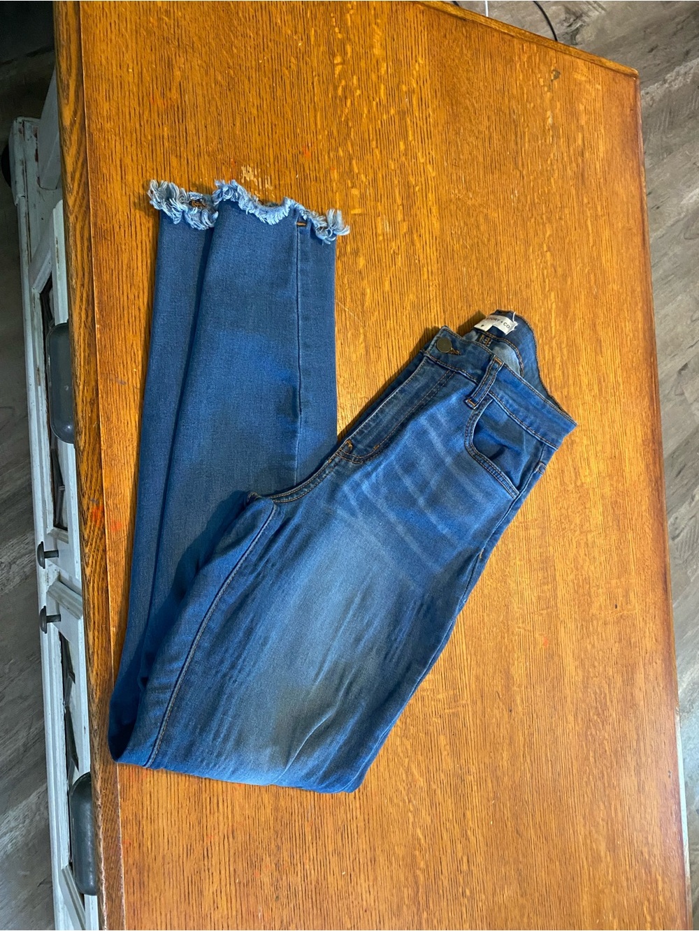 Women’s Blue Frayed Hem Jeans